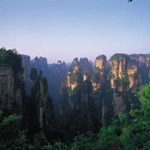 單獨成團N線：張家界、天子山、寶峰湖、猛洞河漂流、鳳凰古城四晚五日湘西全景游