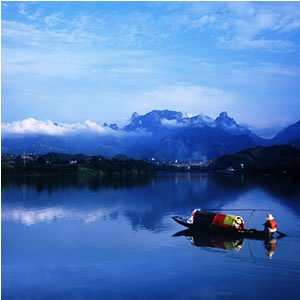 喜樂O線：猛洞河漂流、鳳凰古城兩日游